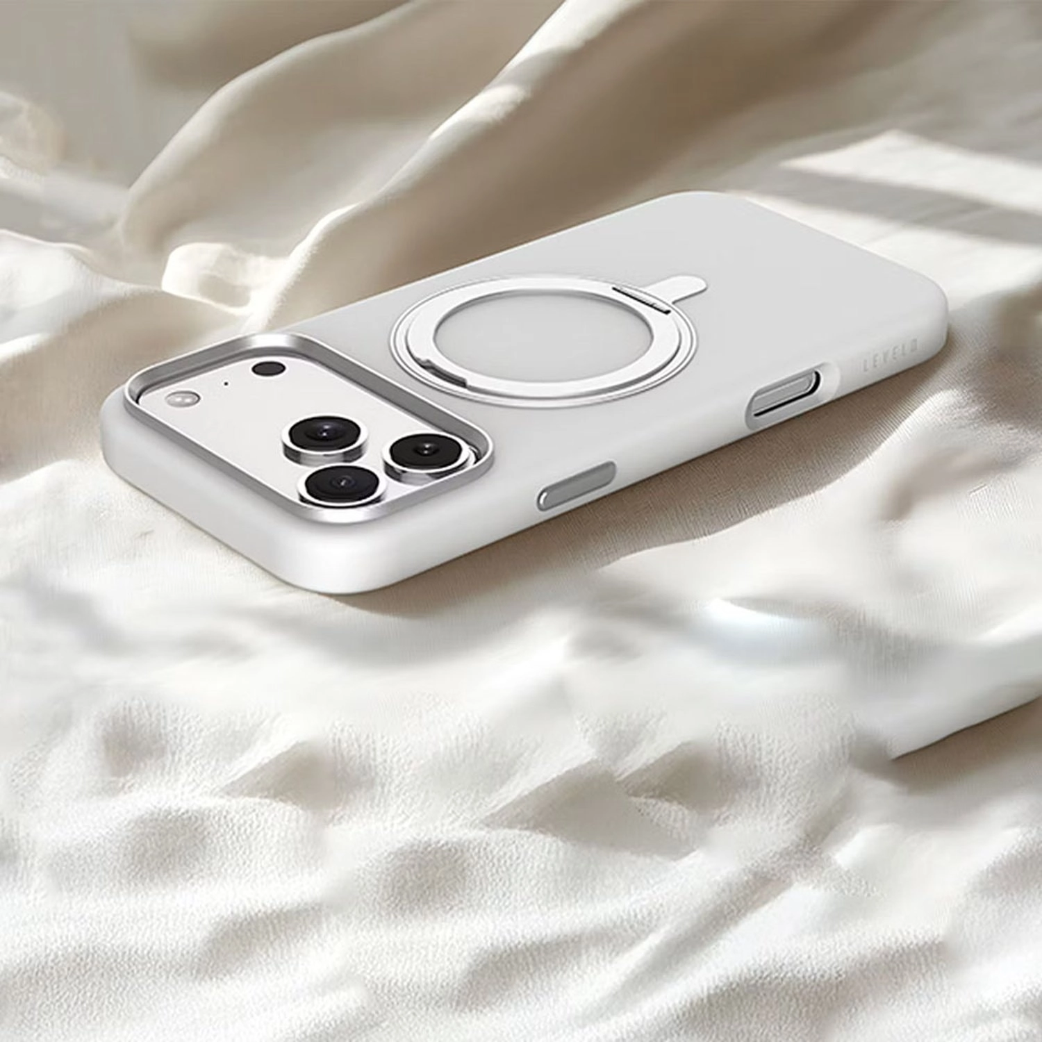 Iris Pro Silicone Case with MagSafe for iPhone 17 Pro