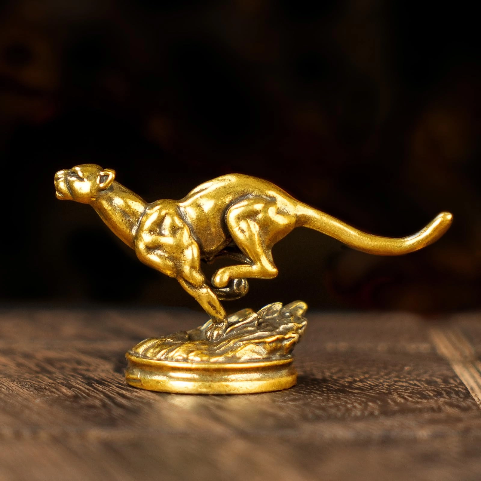 chovy Running Cheetah Statue - Brass