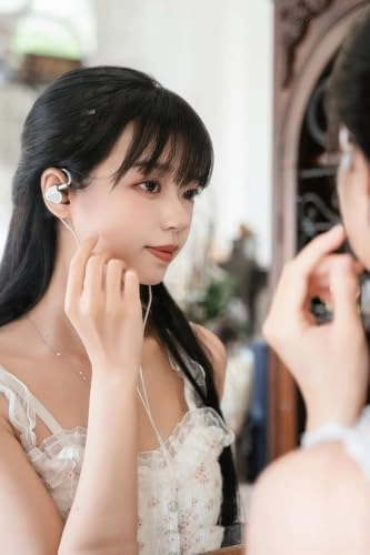 Fission Wired Earbud