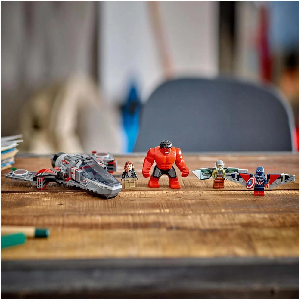 Marvel Captain America Vs. Red Hulk Battle (25618549-76292)