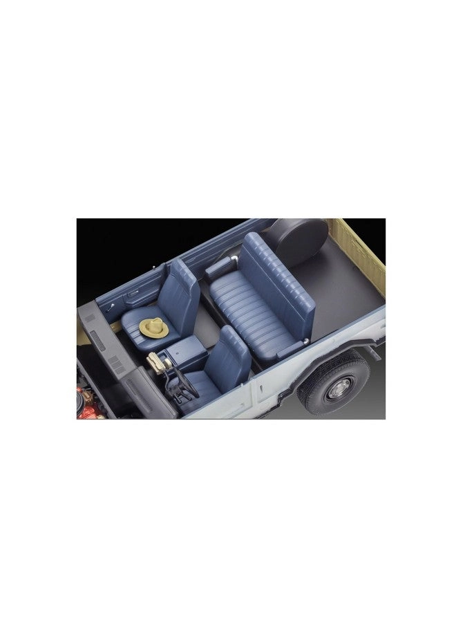 Stranger Things Jim Hopper's '85 Chevy K5 Blazer Model Kit (14558) - 1:25