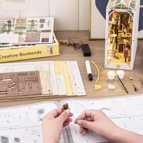 Sunshine Town Book Nook - Cat,House