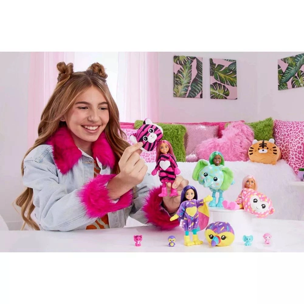 Cutie Reveal Chelsea - Pink Jungle Monkey