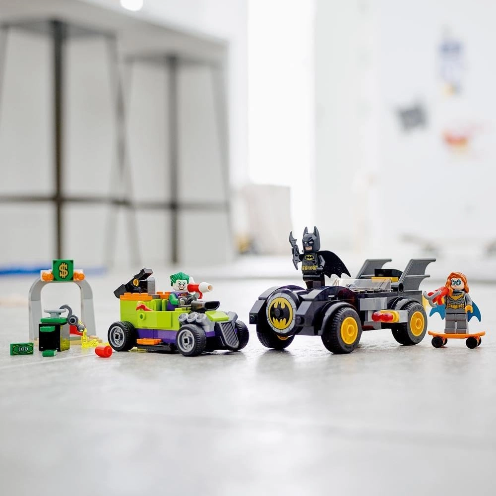 DC Batman vs. The Joker: Batmobile Chase (76180)