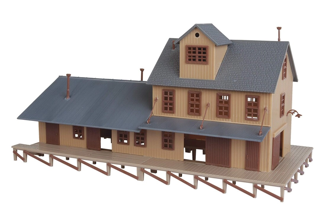 Walthers Trainline Iron Ridge Freight Station - HO