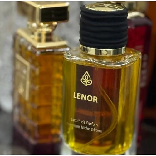 flowers, oud, and amber Eau de Parfum 100ml