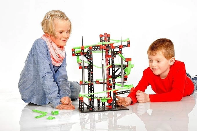 Dynamic M - 515 pieces