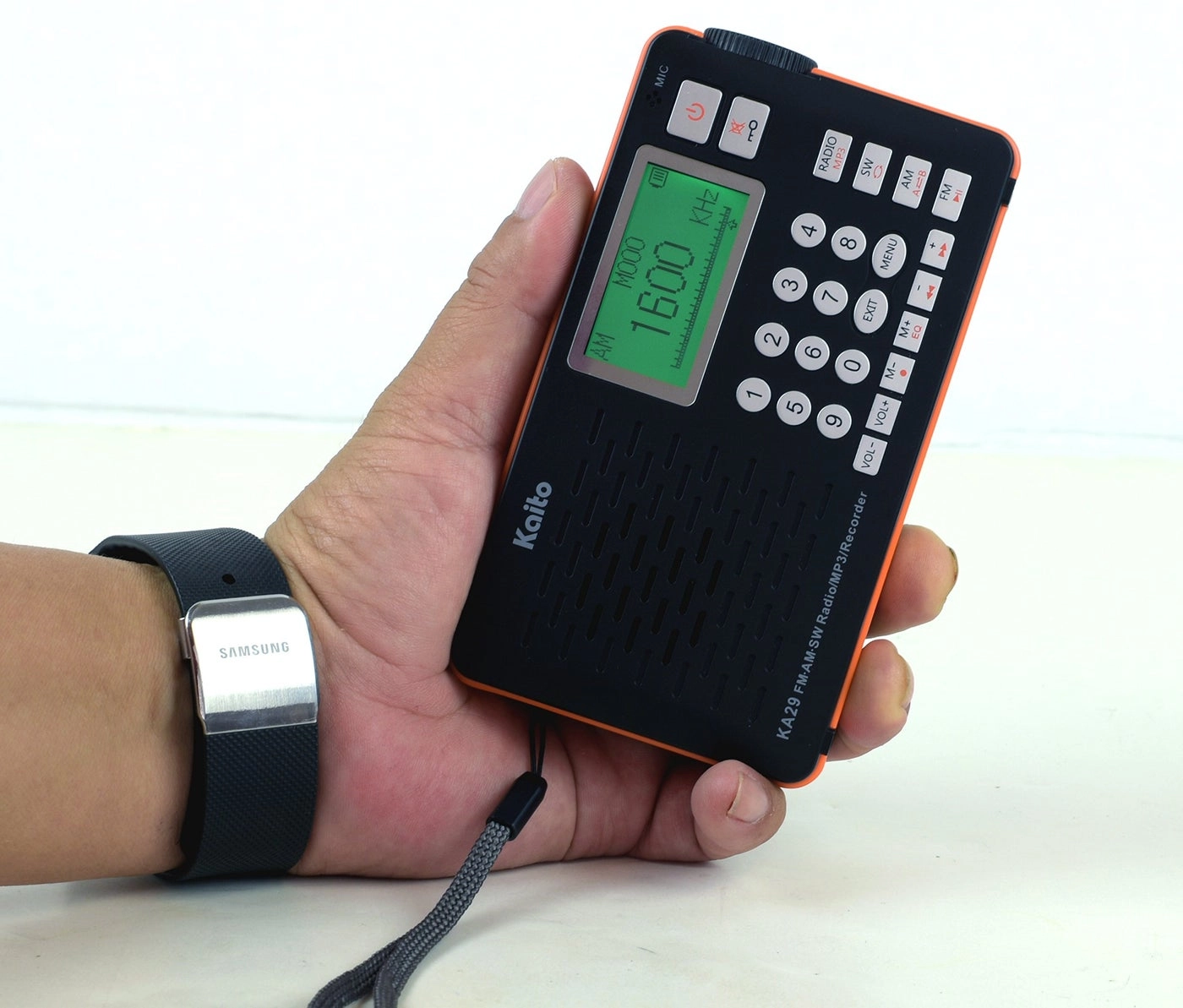 KA29 - World Receiver AM FM SW