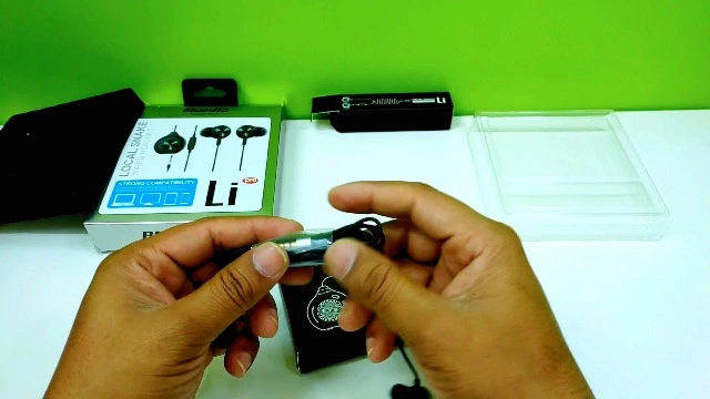 Li Pro Wired Earbud