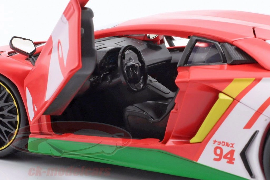 Lamborghini Aventador SV with Knuckles Figure - 1:24