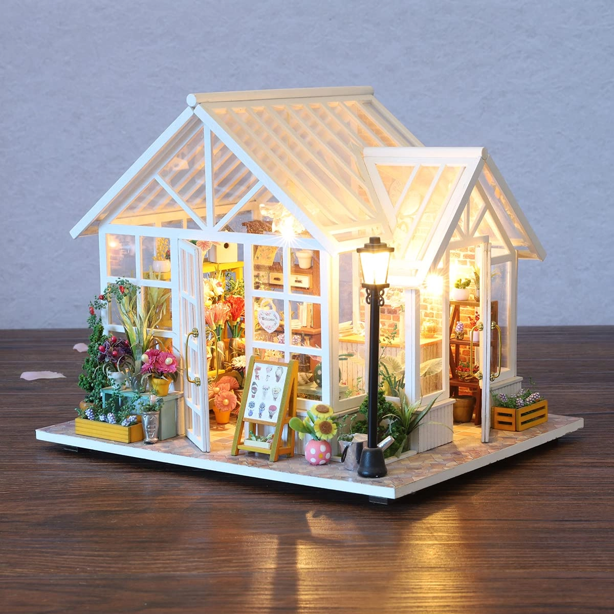 DIY Miniature Dollhouse Kit - Tiny House 1:24
