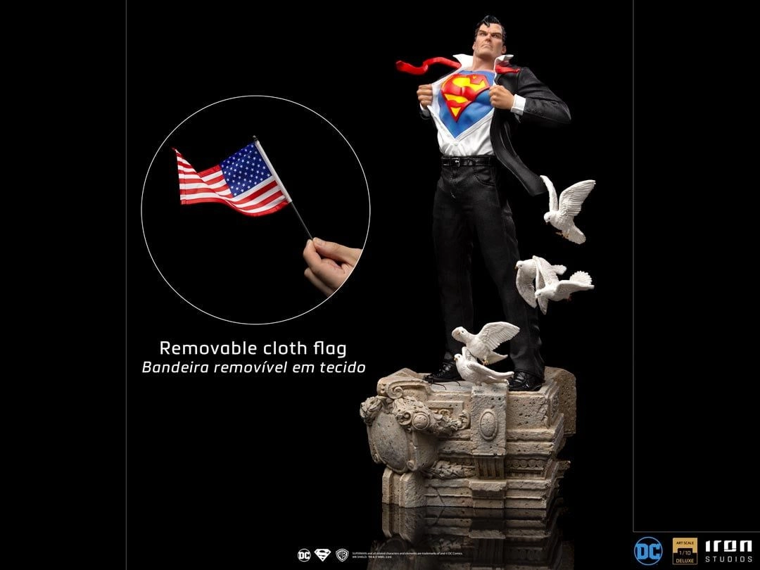 Clark Kent Deluxe - DC Comics - Art Scale 1/10 - Limited Edition Hand Painted Removable Cloth Flag