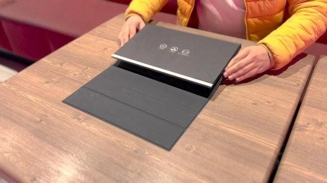 P4-2 - 15.6 inch 1920x1080