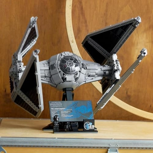 Star Wars TIE Interceptor UCS (75382) - 1931 pcs 18+