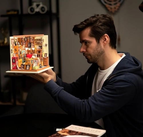 DIY Miniature Dollhouse Kit - Sam's Bookstore 1:24 Scale