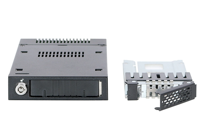 MB601VK-B - SAS 1x U.2 NVMe SSD