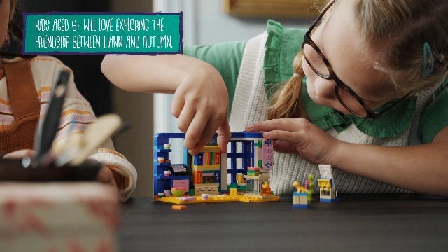 Friends Liann's Room (41739) - Art-Themed Friends