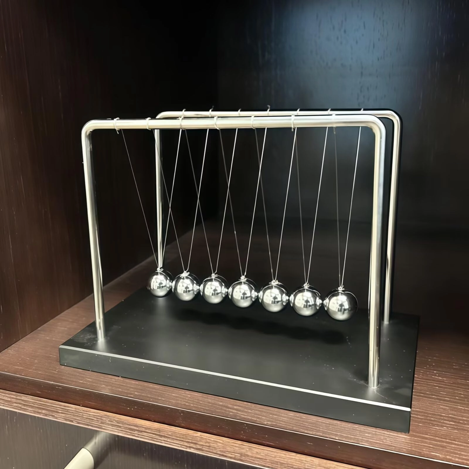 Newton's Cradle Physics - 7 pieces