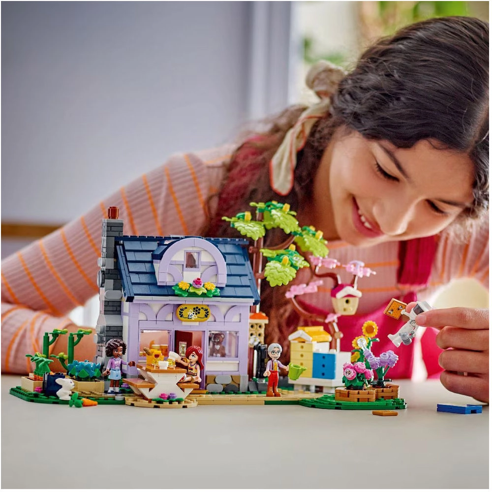 Friends Beekeepers’ House and Flower Garden (42669)