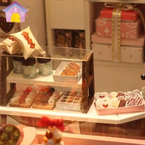 Miniature Dollhouse Kit - 1:24