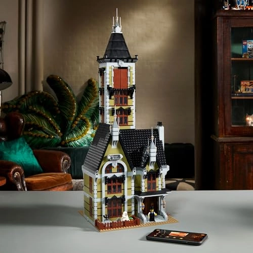 Haunted House (10273) - 10 minifigures