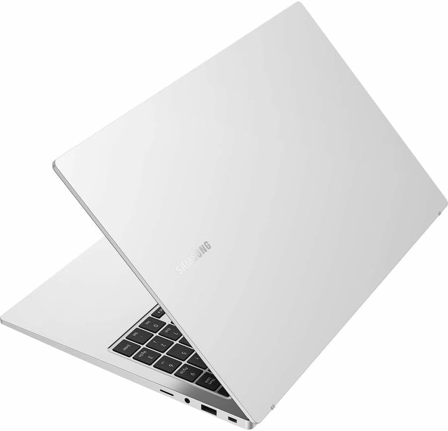 Lenovo Galaxy Book3 NP754XFG-KB1US - 15.6'' Core i7 16GB DDR4 512GB SSD