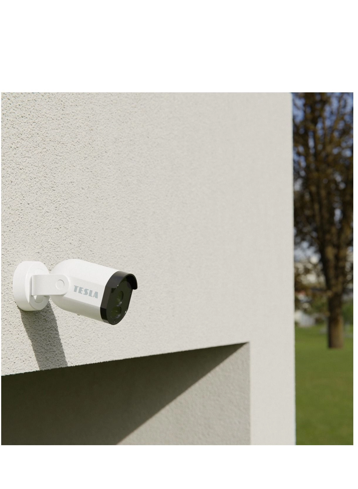 Smart Outdoor Security Camera 1080p