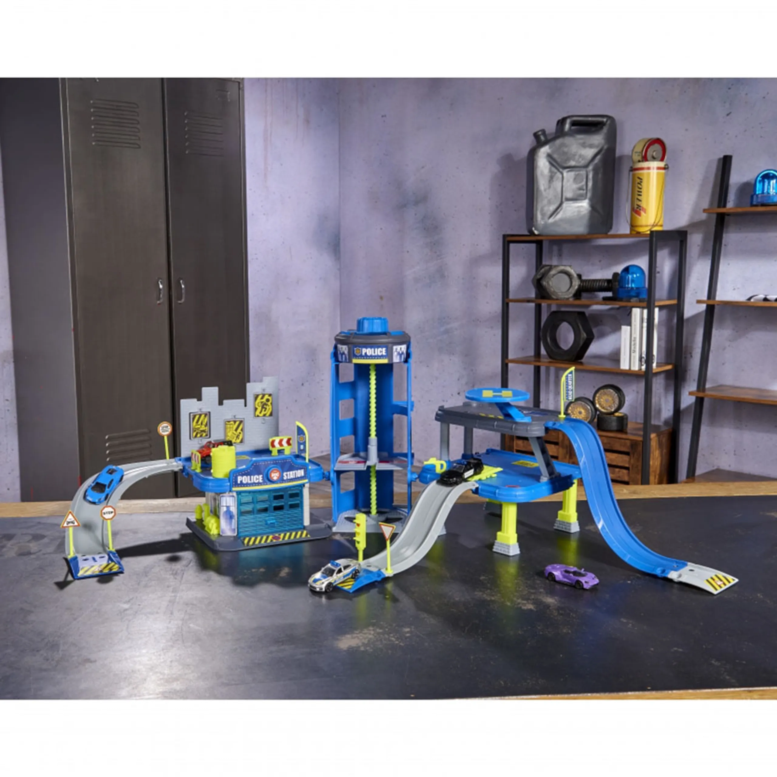 Creatix Police Playset - over 100 parts