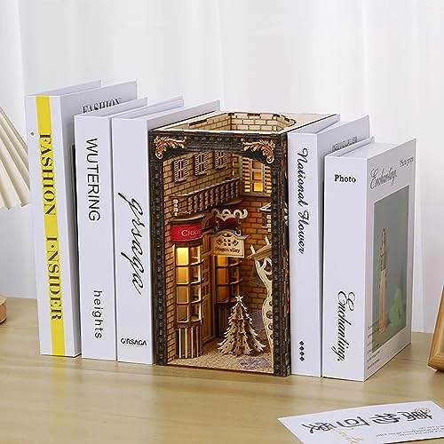 Book Nook Kit - Old Street 1:24