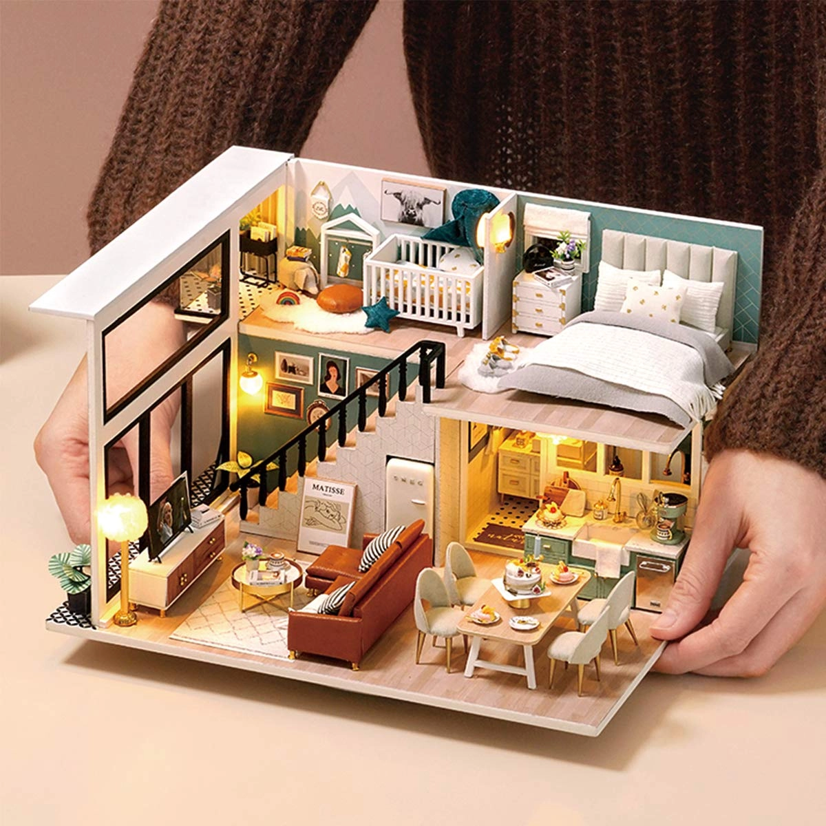 DIY Miniature Dollhouse Kit - Tiny House 1:24