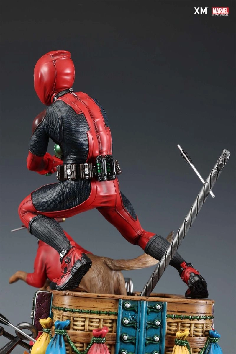 Kidpool and Dogpool Statue
