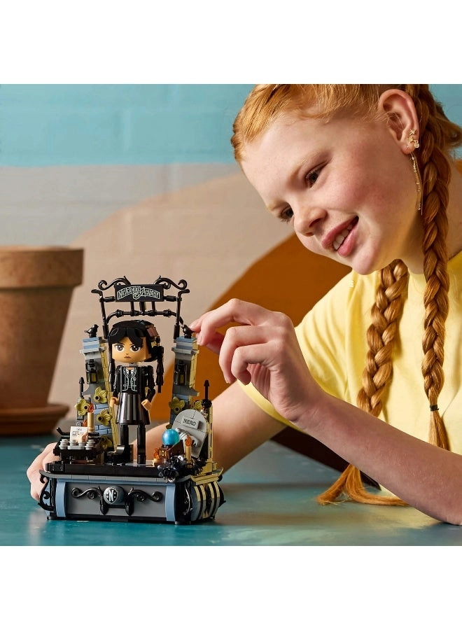 Wednesday Addams Figure (76780)