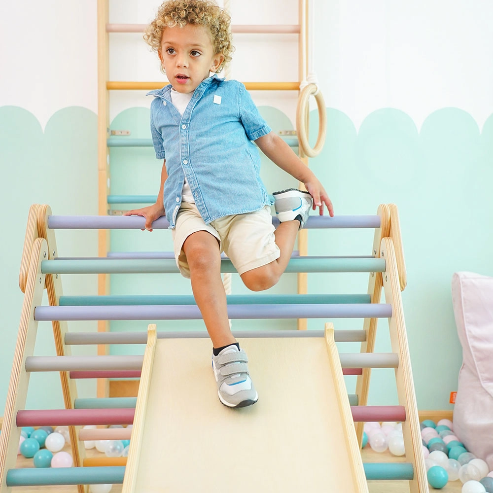 Pikler Triangle - Foldable Natural 80 x 90 x 102 cm + Reversible Ramp - 116 x 41 cm