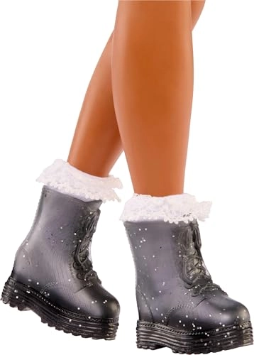 Zia Fashion Doll - Dream Besties 7 Accessories Wavy Brown Hair Ages 4+