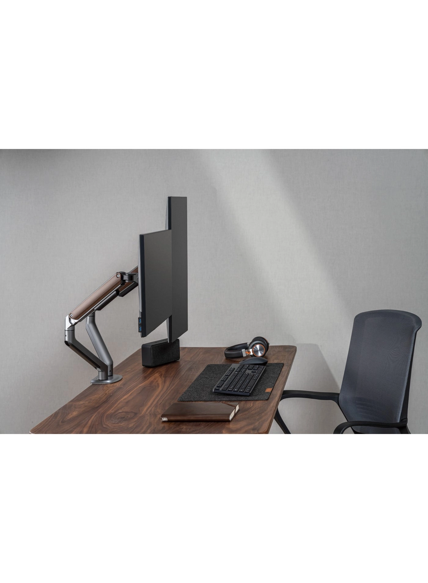 VMAE-C024WS - Dual 17”-32”