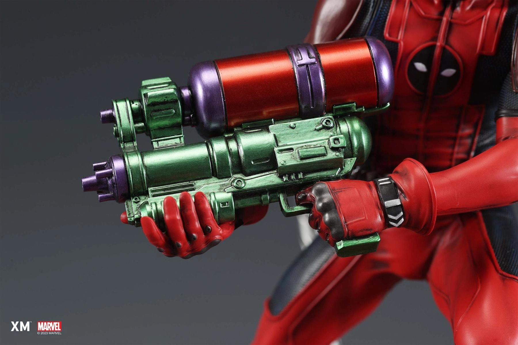 Kidpool and Dogpool Statue