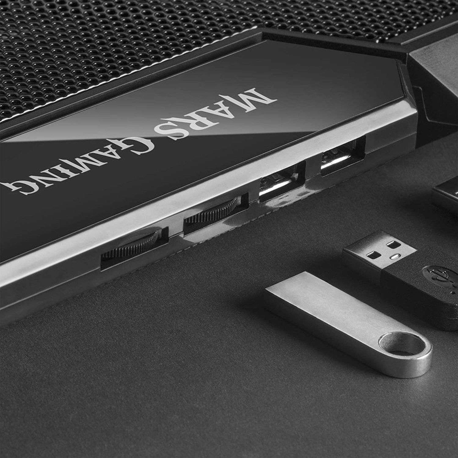 MNBC4 - 6-Fan 17.3inch