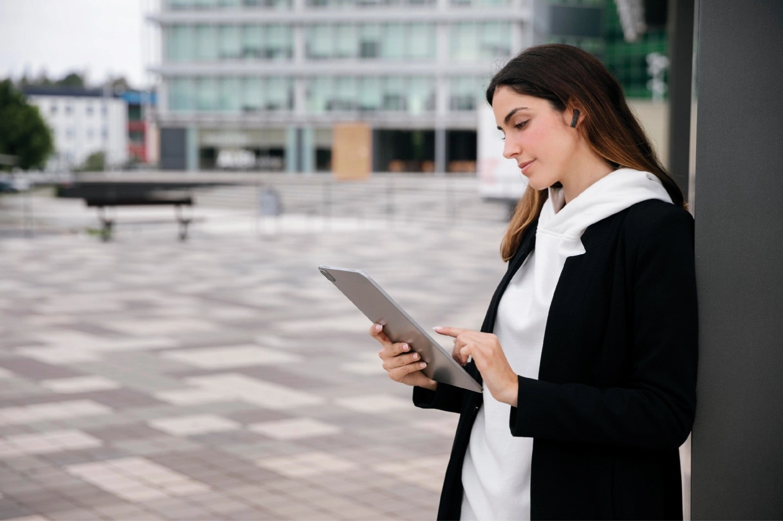 River Plus Wireless Earbud