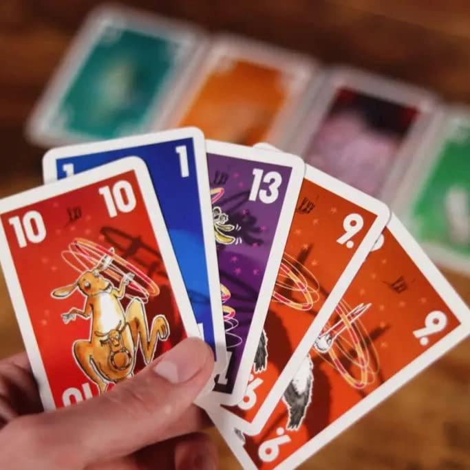 Hula Hoo - Card Game