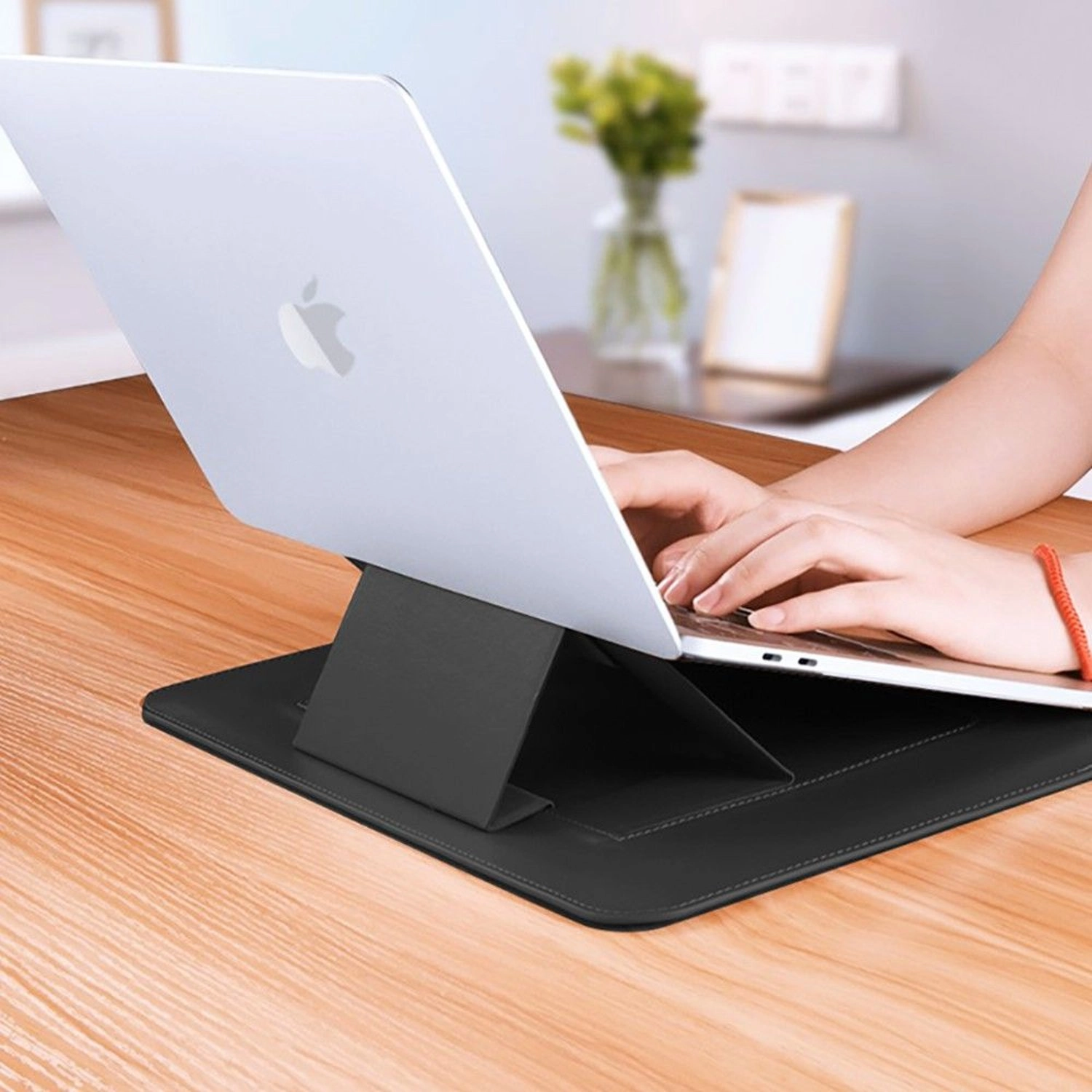 Skin Pro Slim Stand Sleeve for 16.2-Inch Laptop