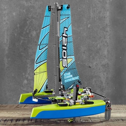 Technic Catamaran 42105
