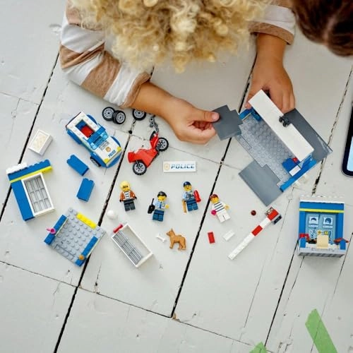 City Police Station Chase (60370) - 4+