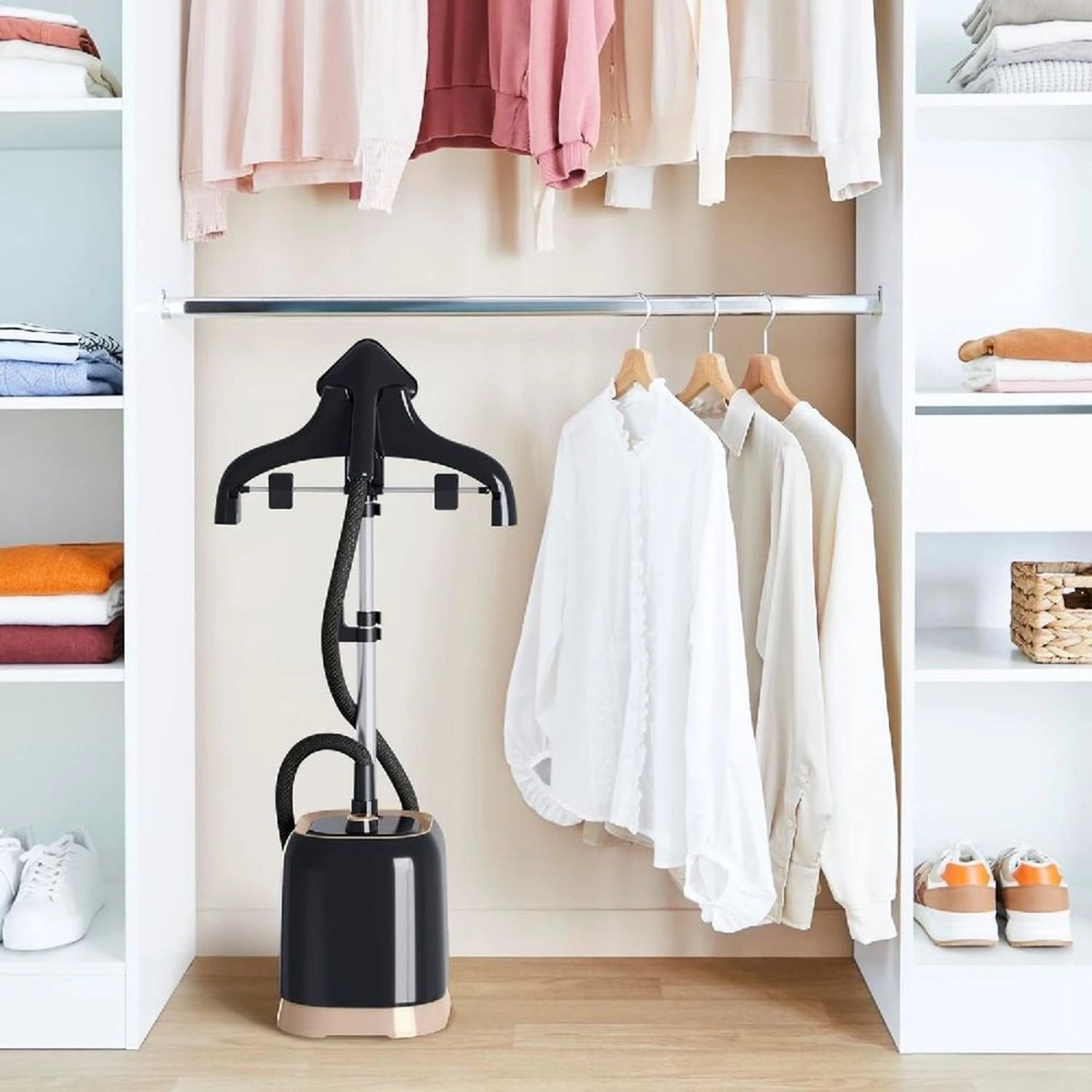 IT3470M0 - Garment Steamer Black 3 gram per minute