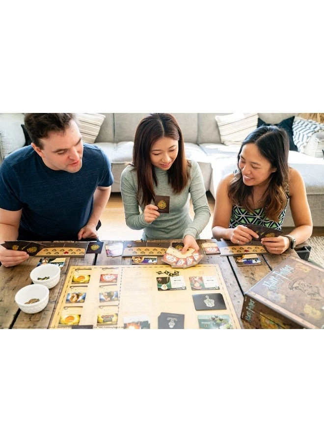 Harry Potter: Hogwarts Battle - Cooperative Deck Building Card Game