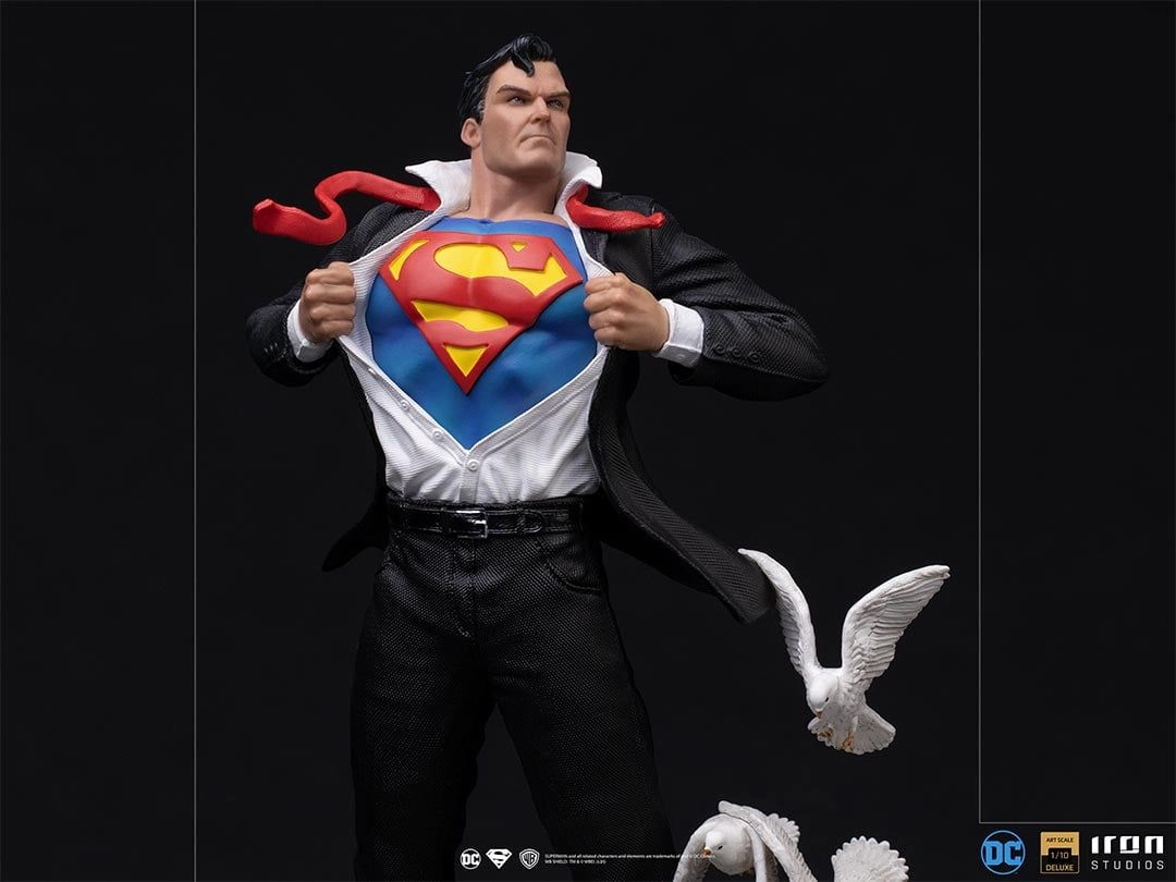 Clark Kent Deluxe - DC Comics - Art Scale 1/10 - Limited Edition Hand Painted Removable Cloth Flag