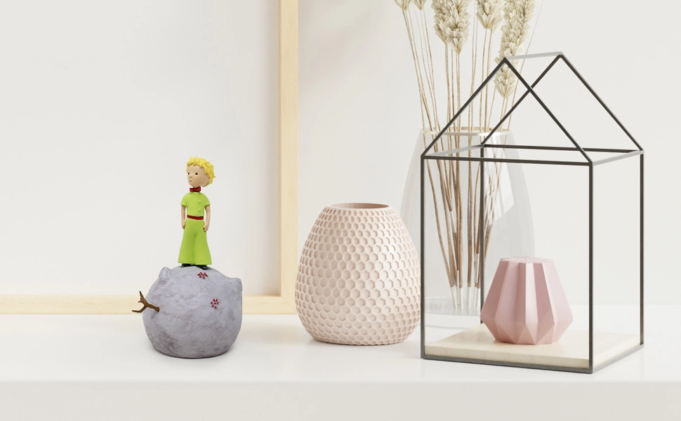 Little Prince On His Planet Statue - Resin