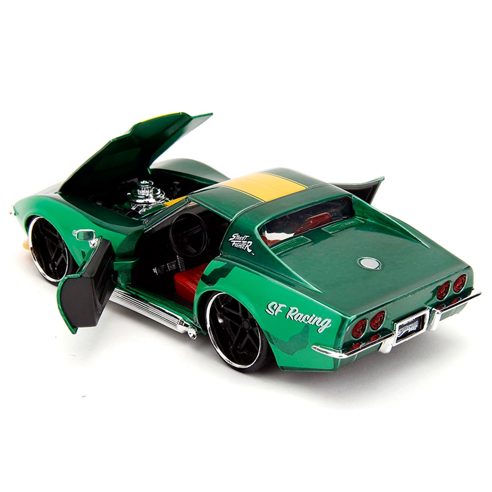 Street Fighter 1969 Chevy Stingray Corvette with Cammy Figure - 1:24