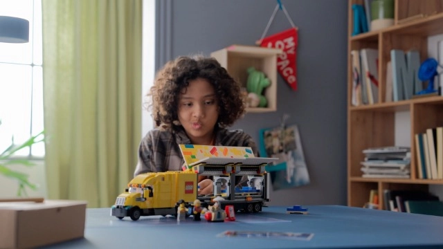 City Yellow Delivery Truck (60440)