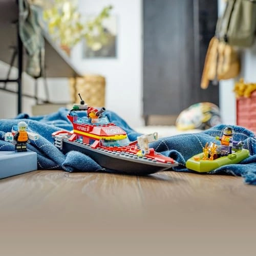 City Fire Rescue Boat (60373) - Floats on Water 3 Minifigures