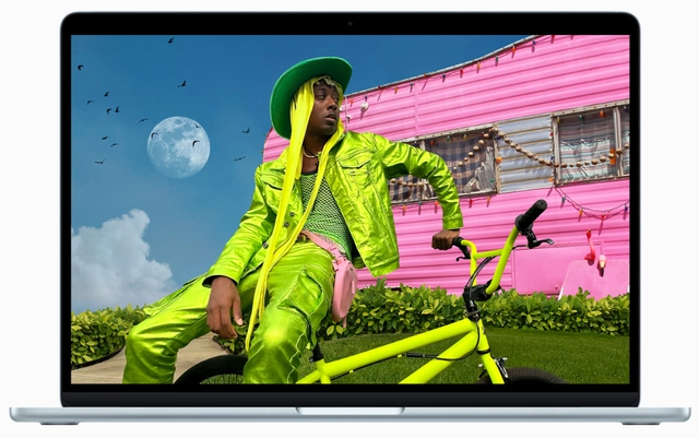 Love at every sight.